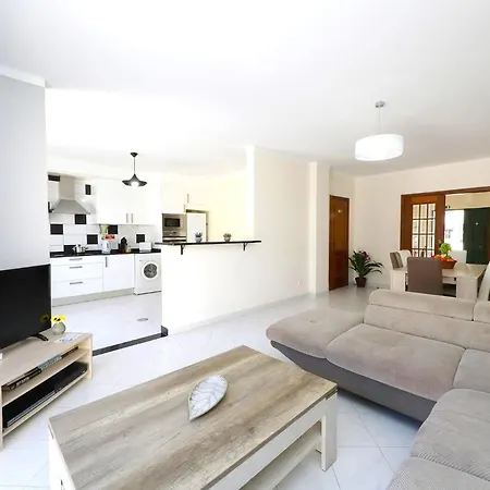 Casa Chameleon, Upper Town *