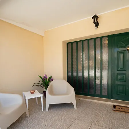 Holiday home Casa Chameleon, Upper Town *