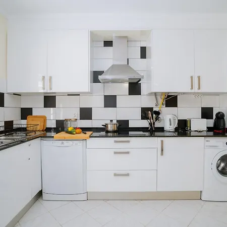 Casa Chameleon, Upper Town Holiday home Fuzeta