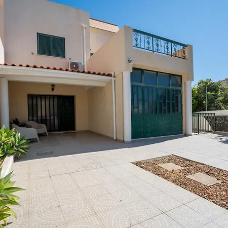 Casa Chameleon, Upper Town Holiday home *