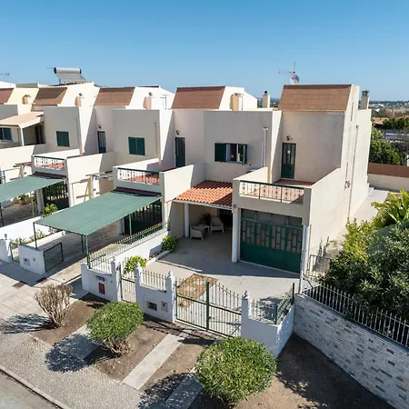 Casa Chameleon, Upper Town * Fuseta