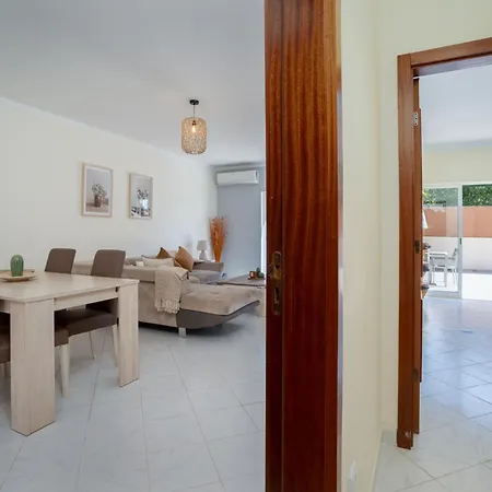 Casa Chameleon, Upper Town *