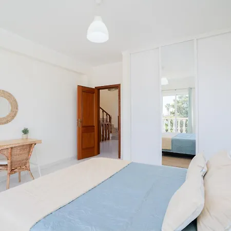 Casa Chameleon, Upper Town *